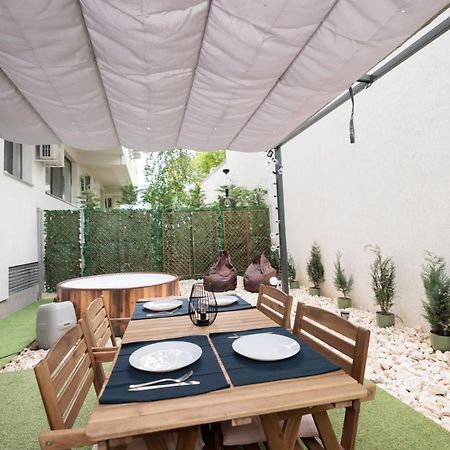 شقة Downtown Hidden Garden With Jacuzzi In بوخارست المظهر الخارجي الصورة