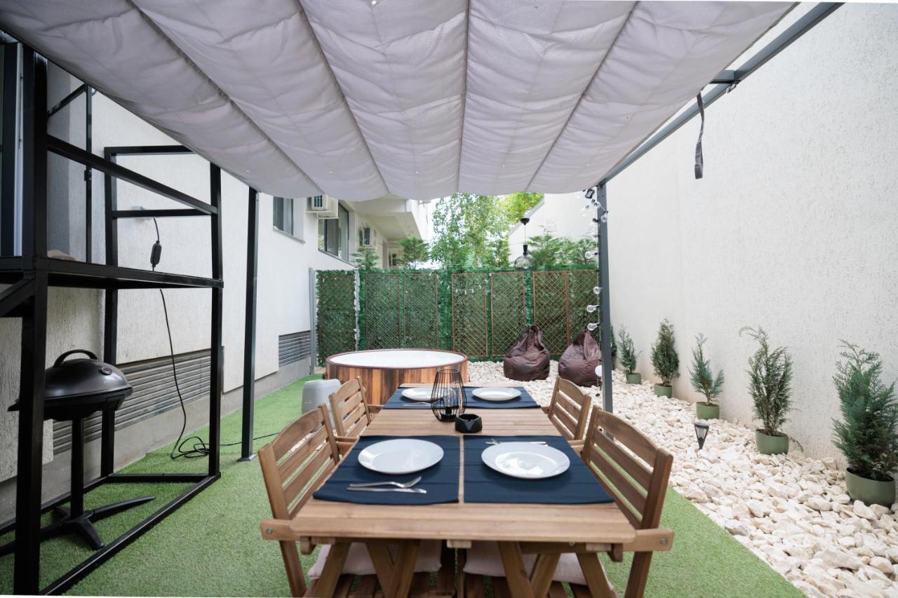 شقة Downtown Hidden Garden With Jacuzzi In بوخارست المظهر الخارجي الصورة