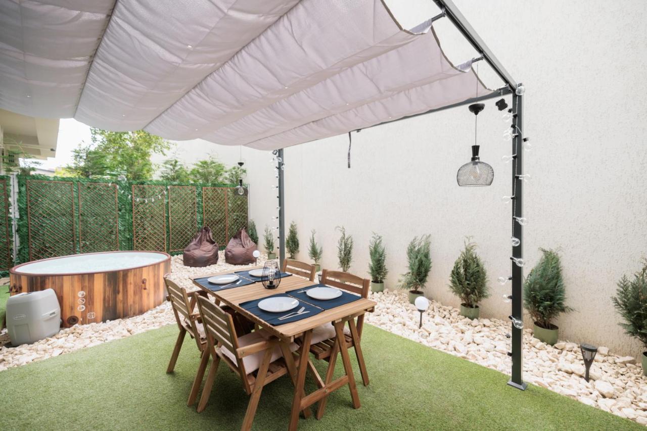 شقة Downtown Hidden Garden With Jacuzzi In بوخارست المظهر الخارجي الصورة