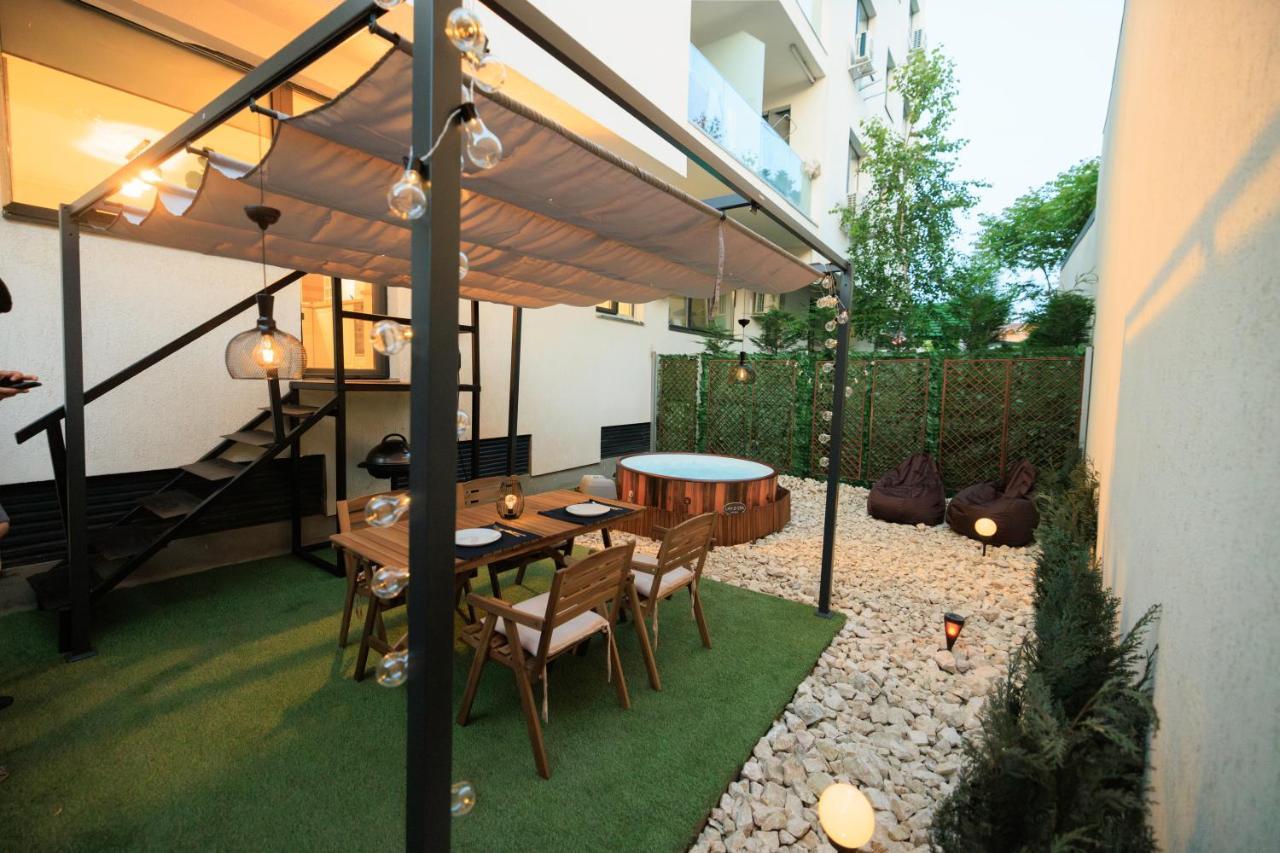 شقة Downtown Hidden Garden With Jacuzzi In بوخارست المظهر الخارجي الصورة