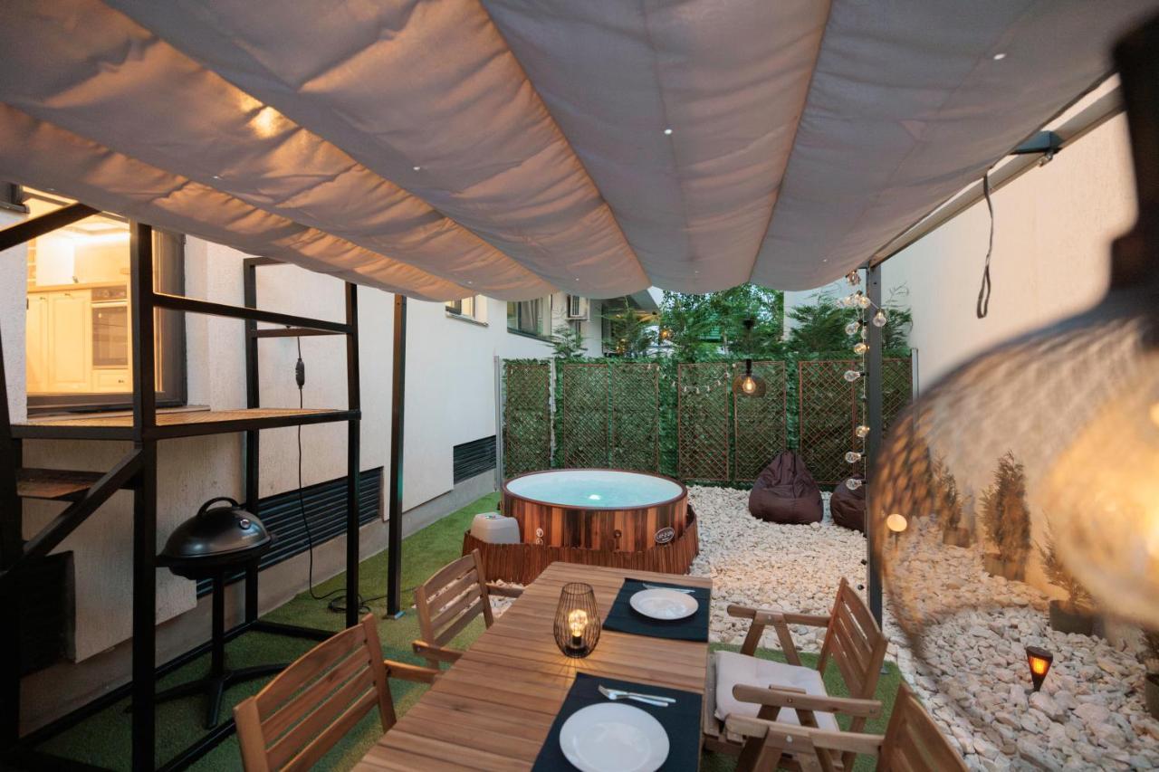 شقة Downtown Hidden Garden With Jacuzzi In بوخارست المظهر الخارجي الصورة